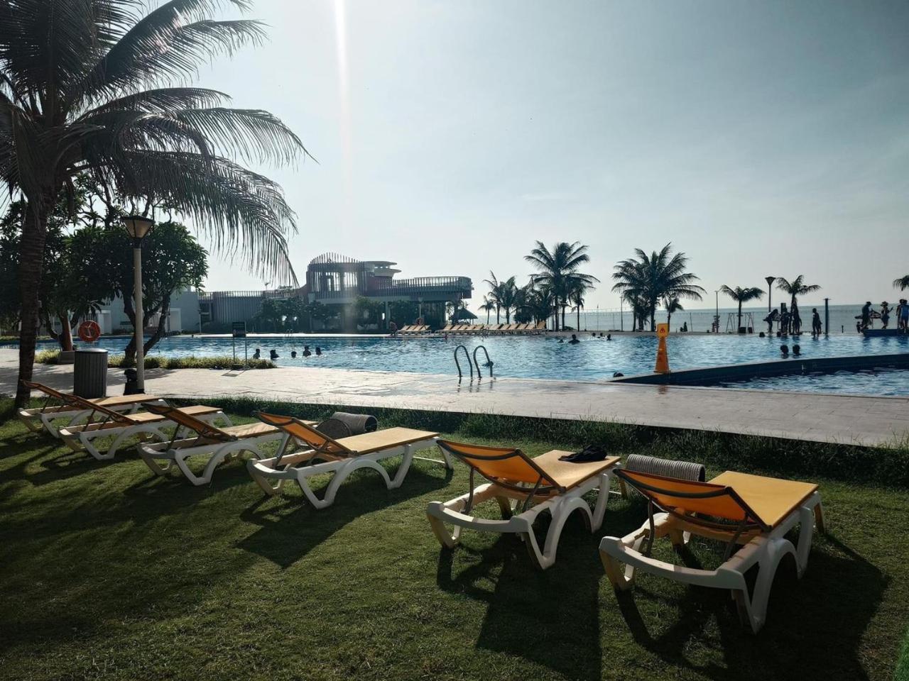 Oceanami Resort & Beach Club Long Hai Exterior photo